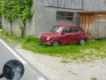 Fiat 500 am Straßenrand
