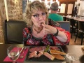 Mit Händen und Füßen in Frankreich bestellt