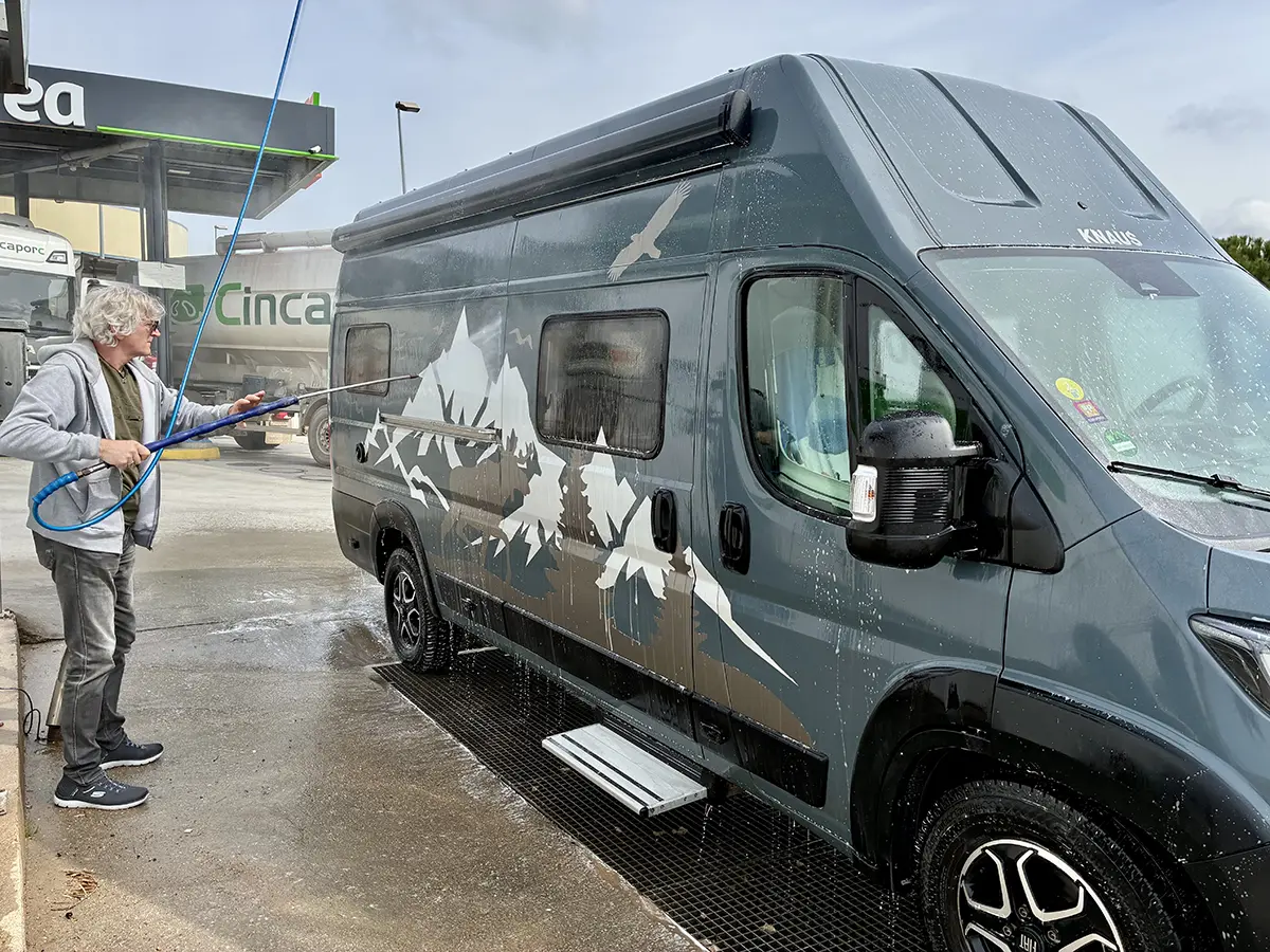 Knaus 630ME Abfluss im Klappbecken verstopft